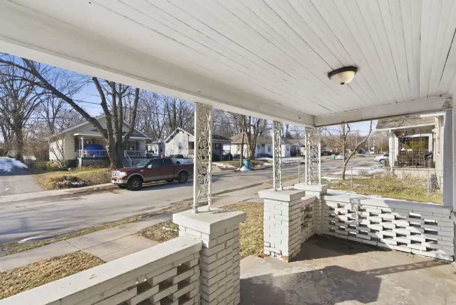 936 S Douglas Avenue, Springfield, MO 65806 - #2