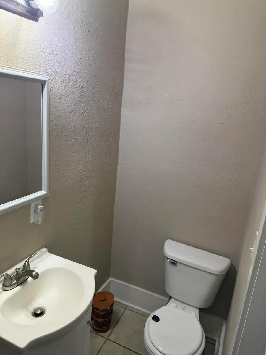 324 Saint Johns Street, Neosho, MO 64850 - #3