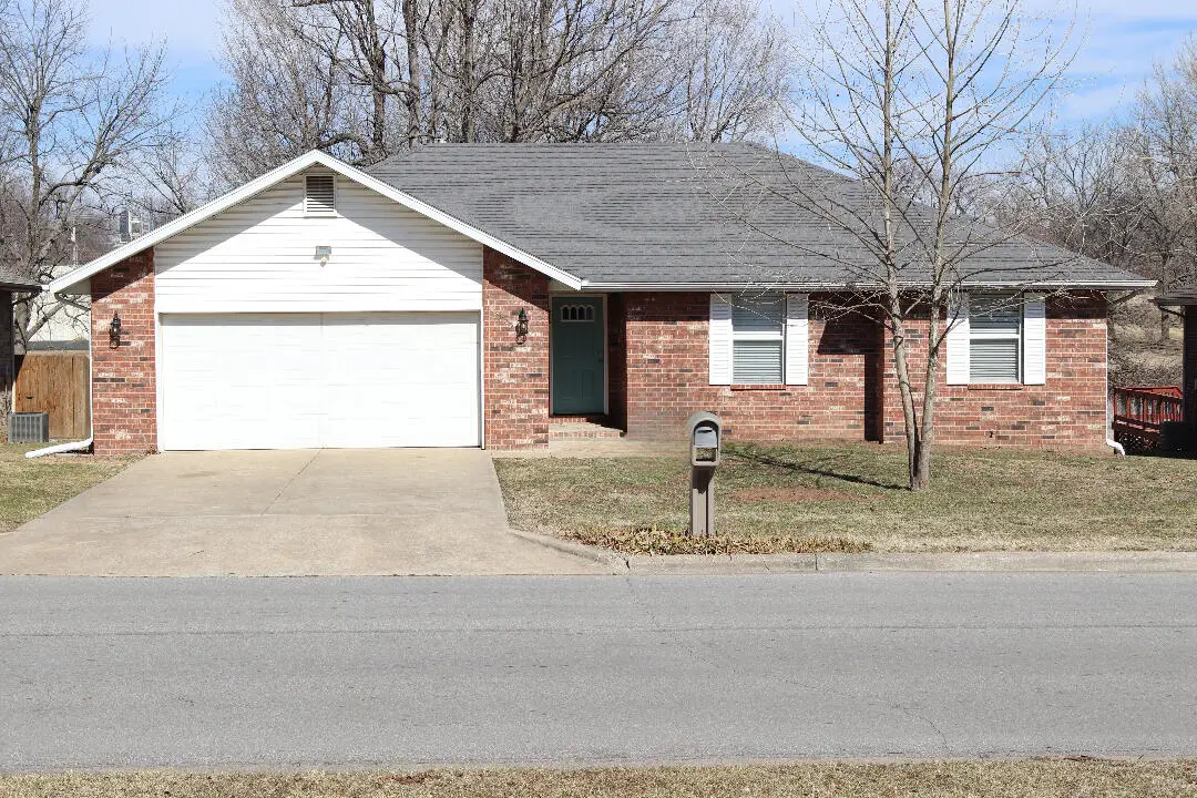 3823 W Dover Street, Springfield, MO 65802 - #1