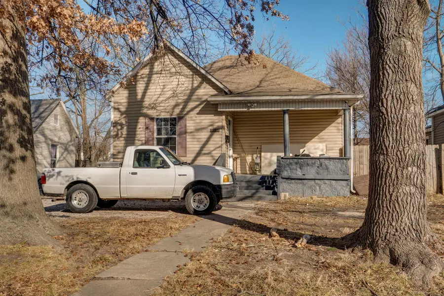 1105 W Division Street, Springfield, MO 65803 - #3
