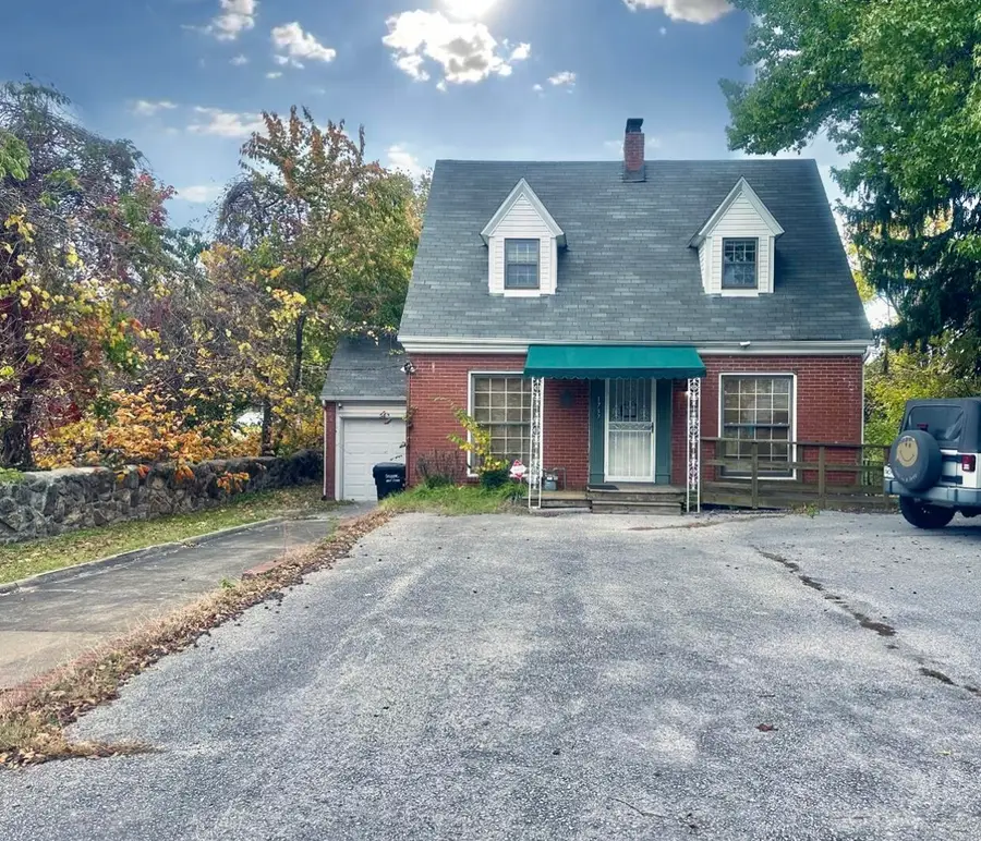 1737 E Walnut Street, Springfield, MO 65802 - #2