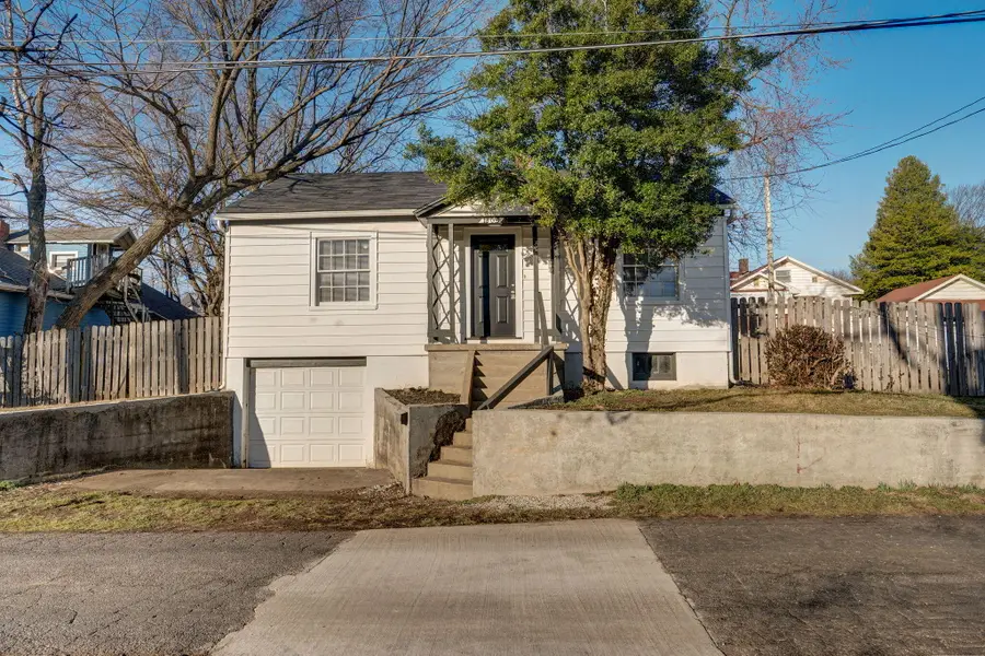 1305 N Irving Avenue, Springfield, MO 65802 - #2