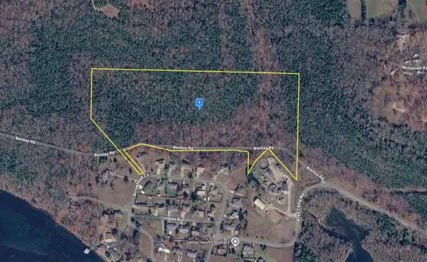 100 Bentley Road, Rockaway Beach, MO 65740