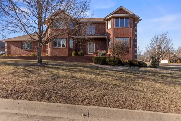 810 Hampton Place Road, Monett, MO 65708