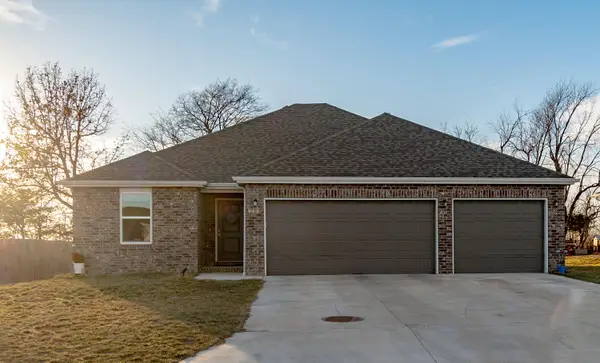 1202 Abbey Avenue, Monett, MO 65708