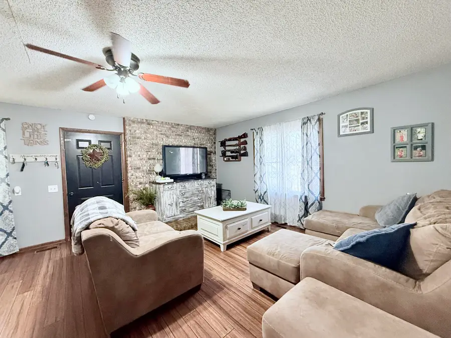 430 N Fredrick Street, Houston, MO 65483 - #2