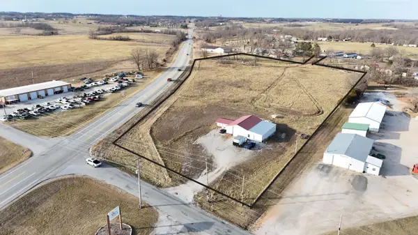 10088 Farm Road 2160, Cassville, MO 65625