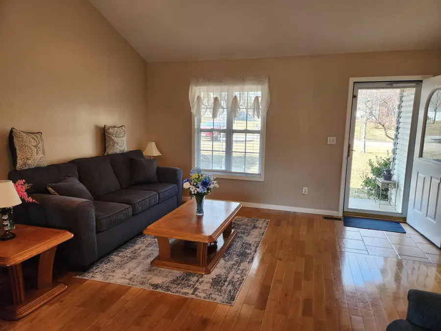 782 N Olive Street, Marshfield, MO 65706 - #2