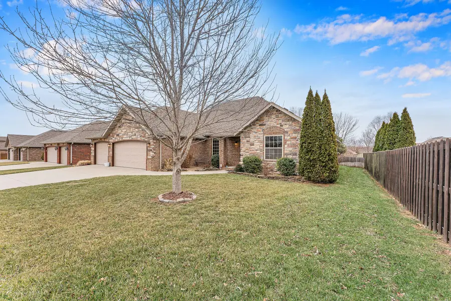 1058 S Henry Avenue, Republic, MO 65738 - #2