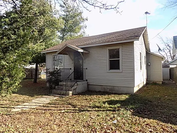 1232 N Farmer Avenue, Springfield, MO 65802