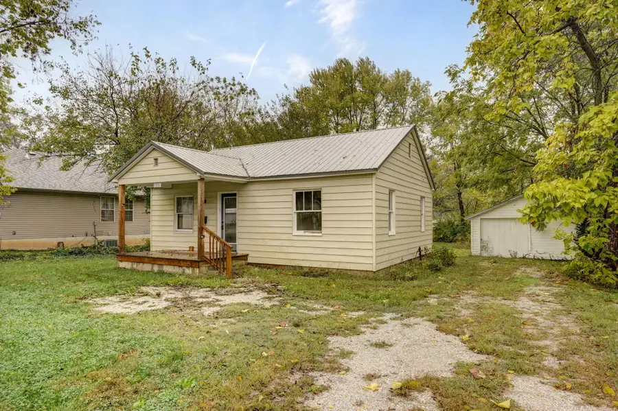 1321 N Wabash Avenue, Springfield, MO 65802 - #2
