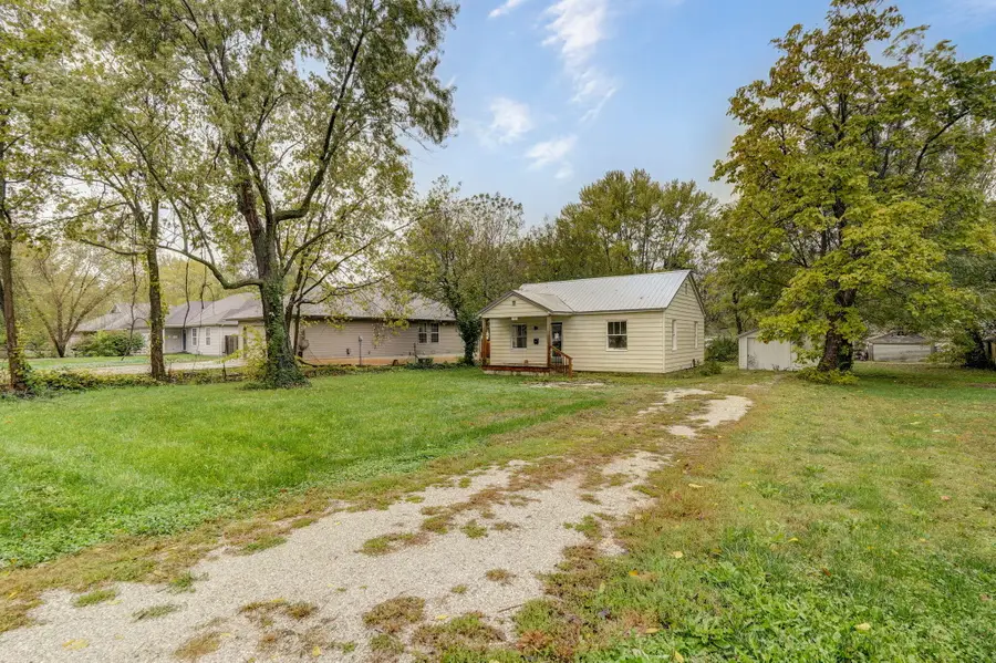 1321 N Wabash Avenue, Springfield, MO 65802 - #3