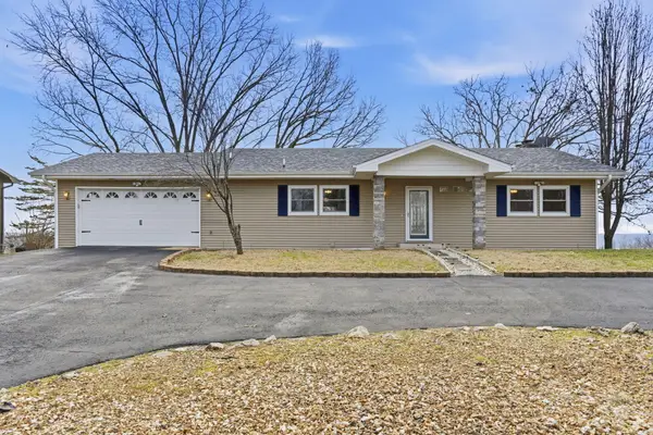 8 Hillcrest Drive, Kimberling City, MO 65686