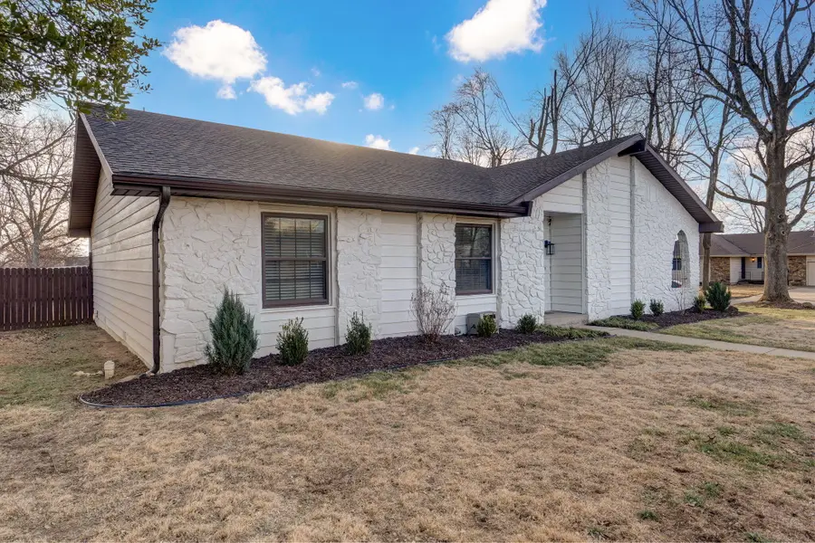 4094 S Eaton Avenue, Springfield, MO 65807 - #2