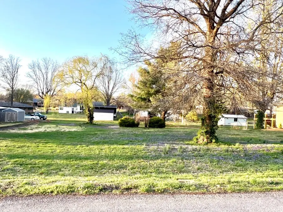 000 E Glendale Street, Aurora, MO 65605 - #2