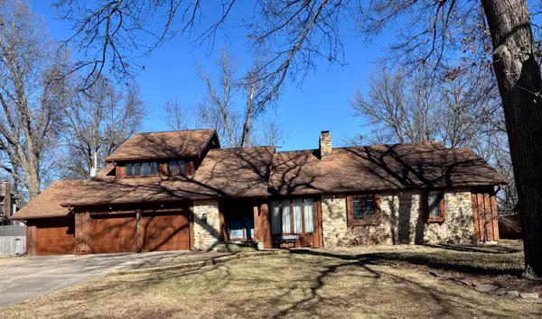 1456 S Bright Oak Avenue, Springfield, MO 65809