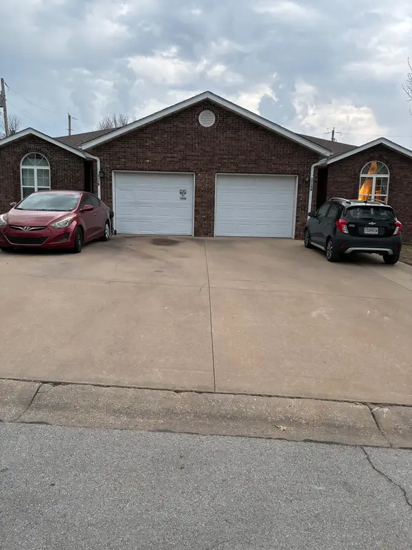 1719 Redbird Drive, Webb City, MO 64870