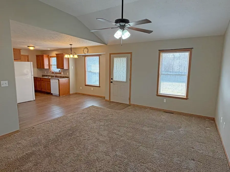 875 S Natalie Avenue, Springfield, MO 65802 - #3