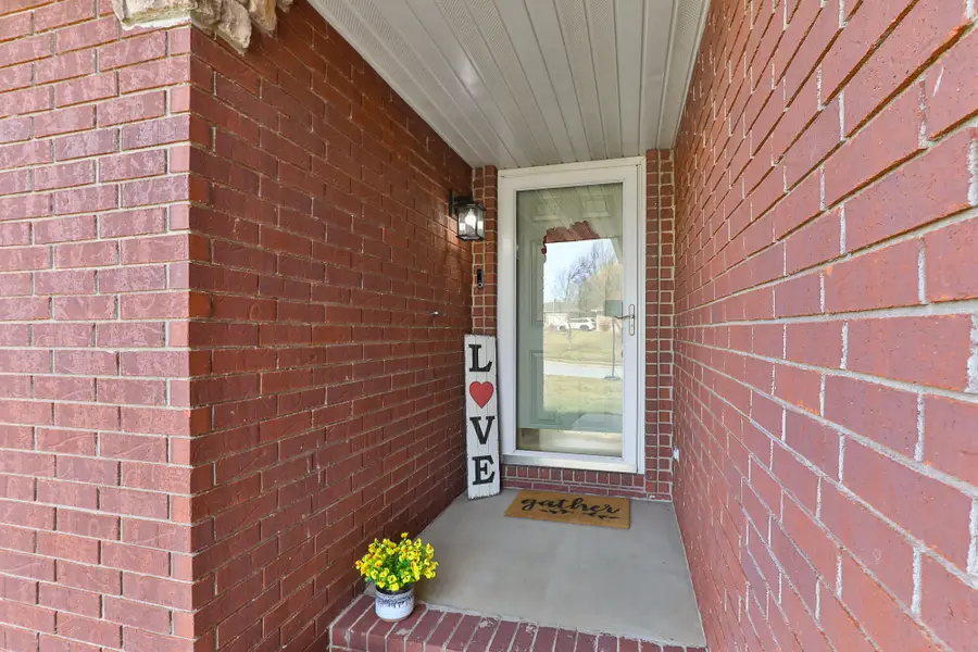 4024 W Falcon Drive, Battlefield, MO 65619 - #3