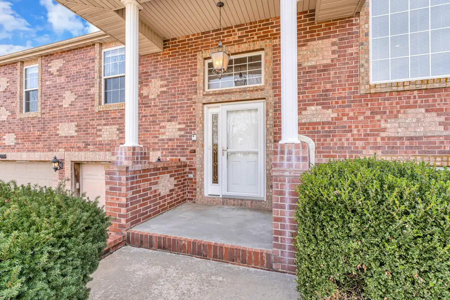 1518 W Stagecoach Court, Nixa, MO 65714 - #2