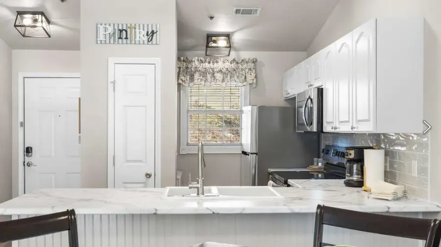 31 Golfshores Drive #Apt 19, Branson, MO 65616 - #2