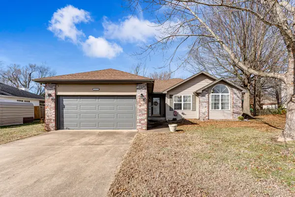 593 Clever Heights Court, Clever, MO 65631