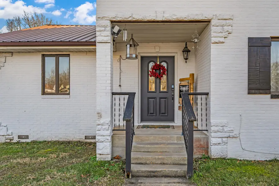 1101 W Fourth Street, Mountain View, MO 65548 - #2