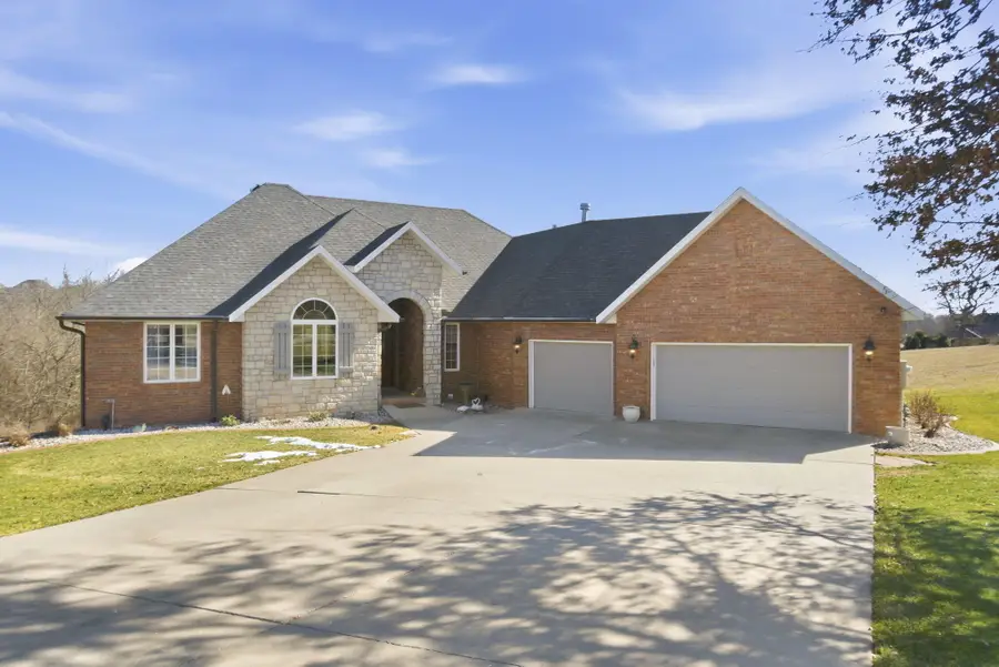 402 N Waterford Way, Nixa, MO 65714 - #3