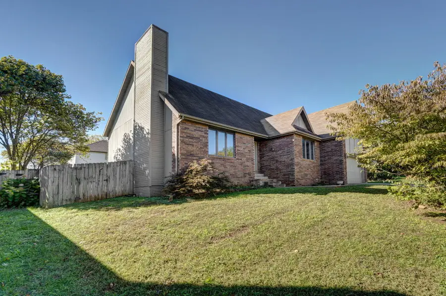 1978 W Williamsburg Street, Springfield, MO 65810 - #3