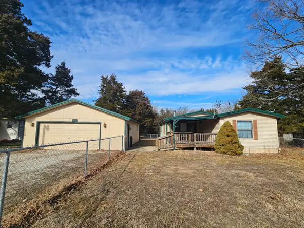 23821 Oakwood Terrace, Hermitage, MO 65668