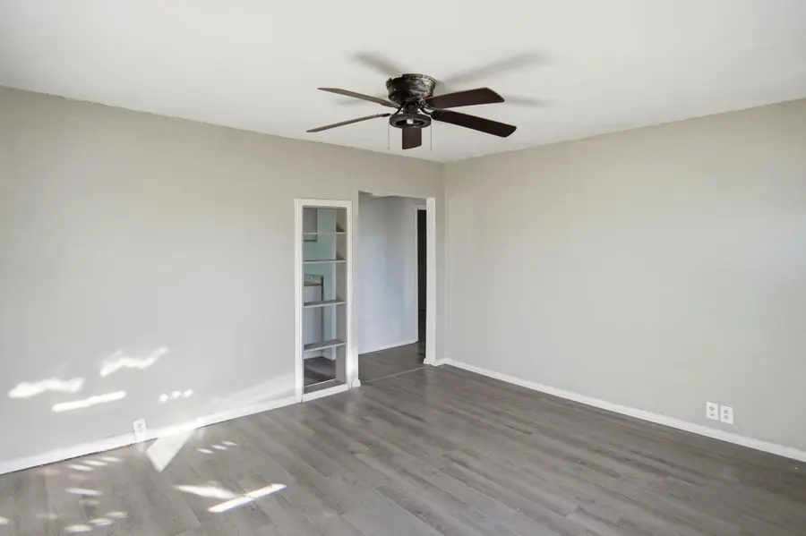 305 S Saint Louis Avenue, Joplin, MO 64801 - #3