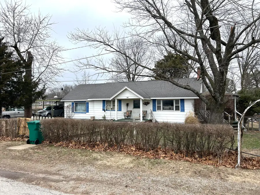 820 2nd Street, Cabool, MO 65689 - #3
