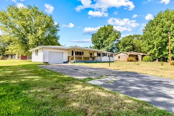 1006 Sunset Street, Aurora, MO 65605