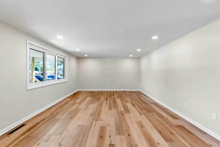 1006 Sunset Street, Aurora, MO 65605 - #2