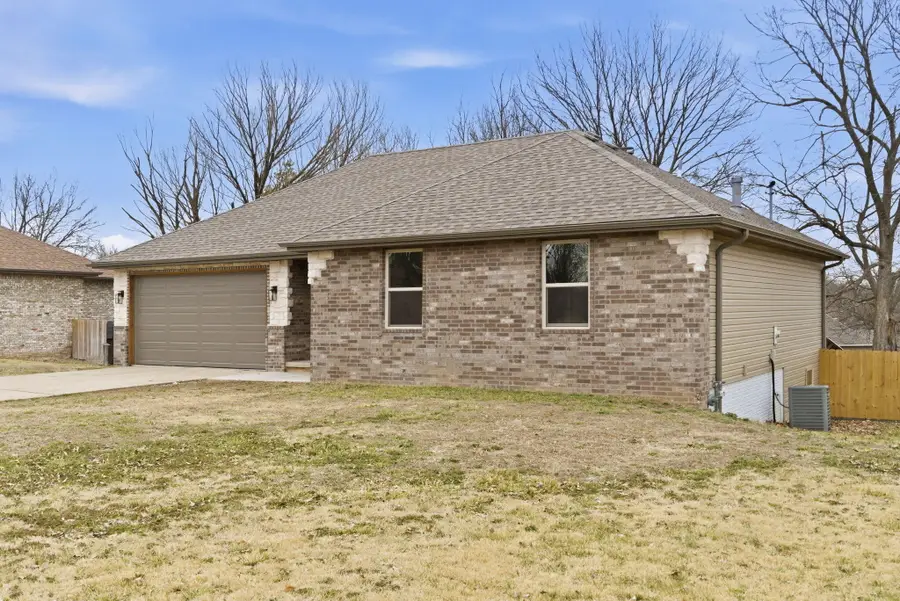 5828 S Kimbrough Avenue, Springfield, MO 65810 - #3