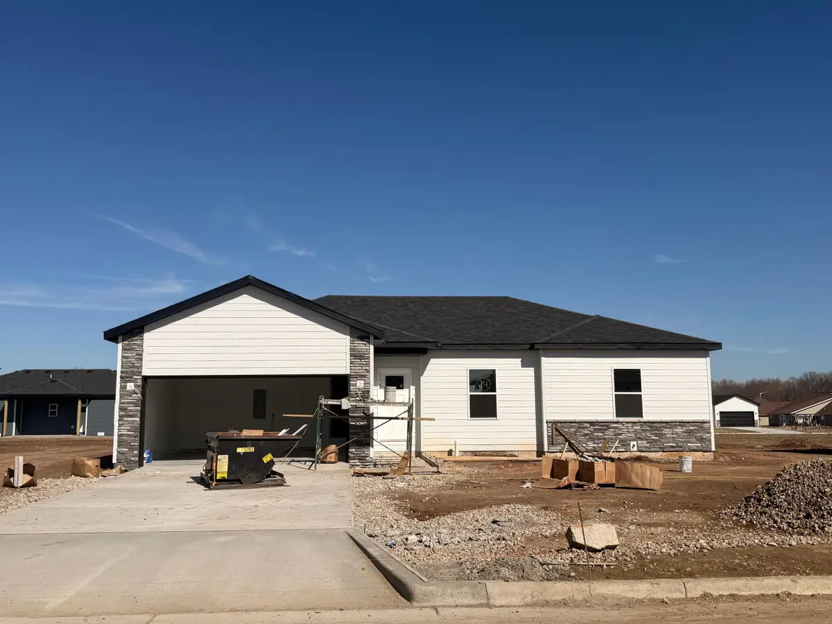 134 Maverick Drive, Mount Vernon, MO 65712 - #1