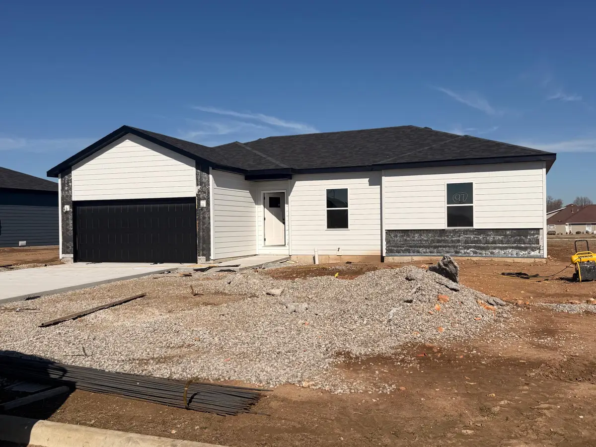 170 Maverick Drive, Mount Vernon, MO 65712 - #1