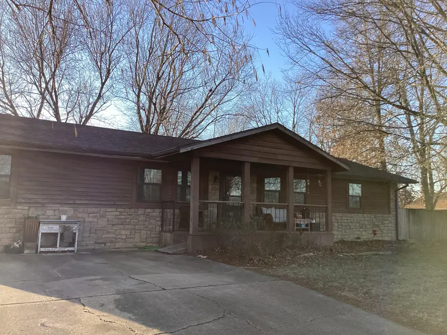 1503 N Hovis Street, Mountain Grove, MO 65711 - #2