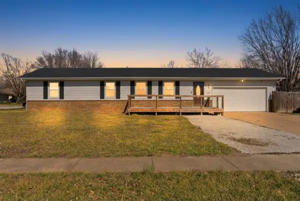 7105 W Woodlawn Street, Springfield, MO 65802