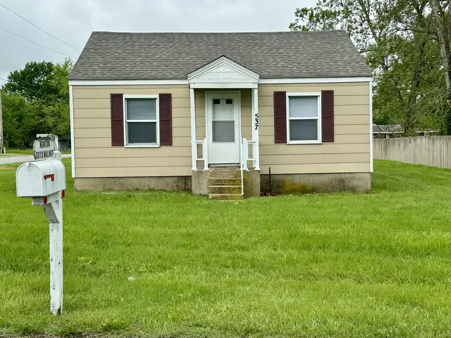 537 S Walnut Street, Marshfield, MO 65706 - #2