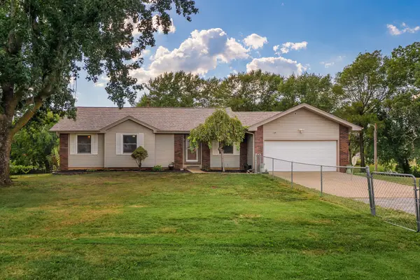 1820 E Hines Street, Republic, MO 65738