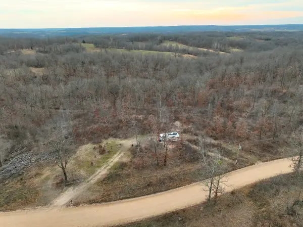 3130 Songbird Road, Powell, MO 65730