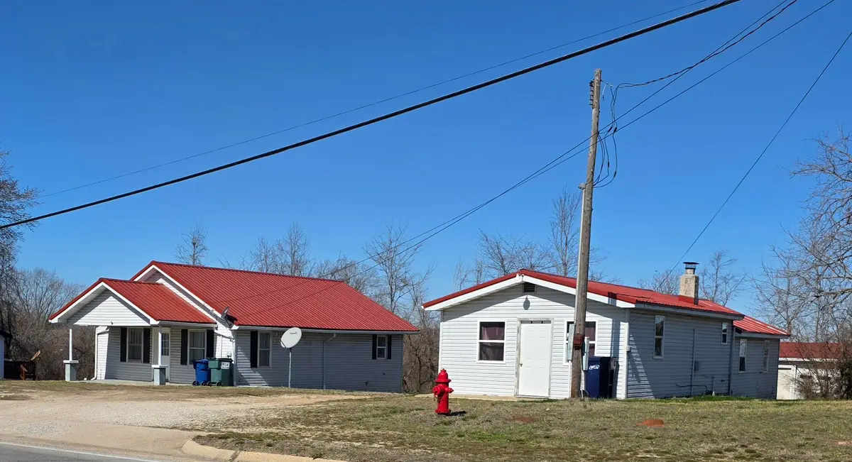 698    700 W Commercial Street, Mansfield, MO 65704 - #1