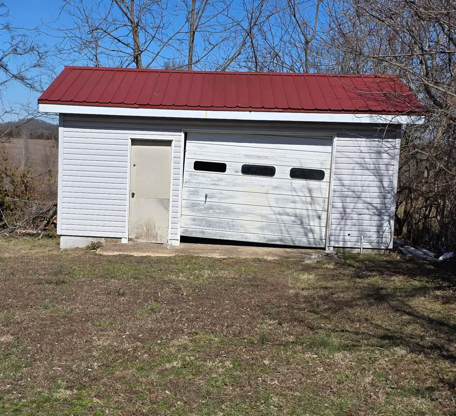 698    700 W Commercial Street, Mansfield, MO 65704 - #2