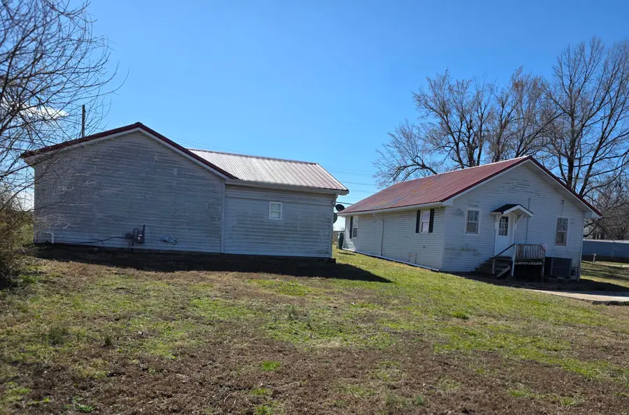 698    700 W Commercial Street, Mansfield, MO 65704 - #3