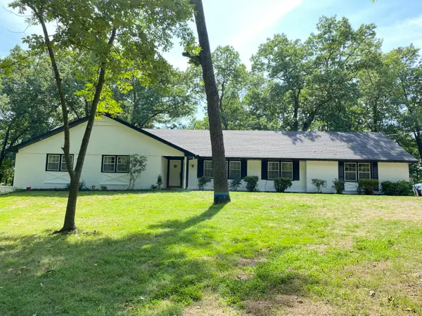 2352 S Valley View Lane, Springfield, MO 65809