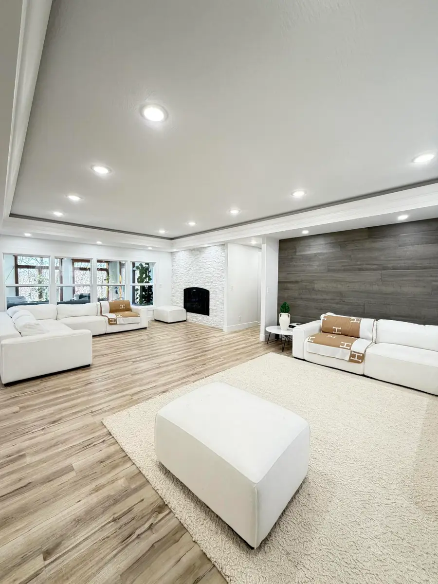 2352 S Valley View Lane, Springfield, MO 65809 - #2