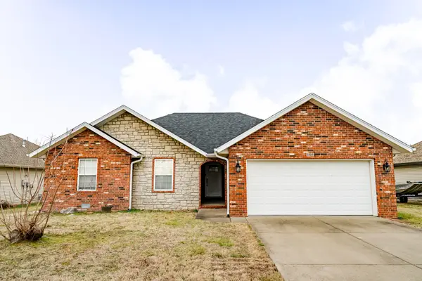 407 Haylee Court, Aurora, MO 65605