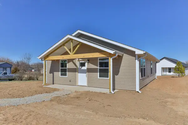 7754 Blockade Village N, Seligman, MO 65745