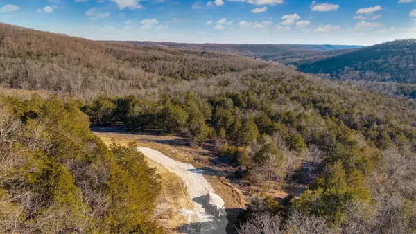 000 Rr Center Road, Ozark, MO 65721